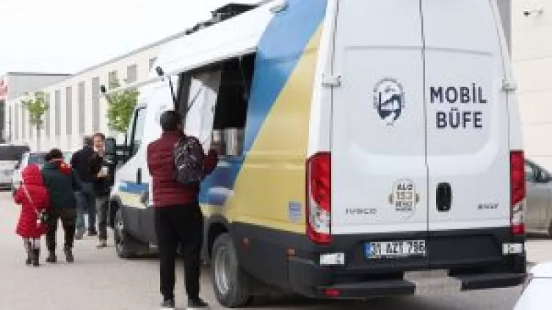 Hatay Büyükşehir Belediyesi'nden hastane önlerinde ücretsiz çorba ikramı