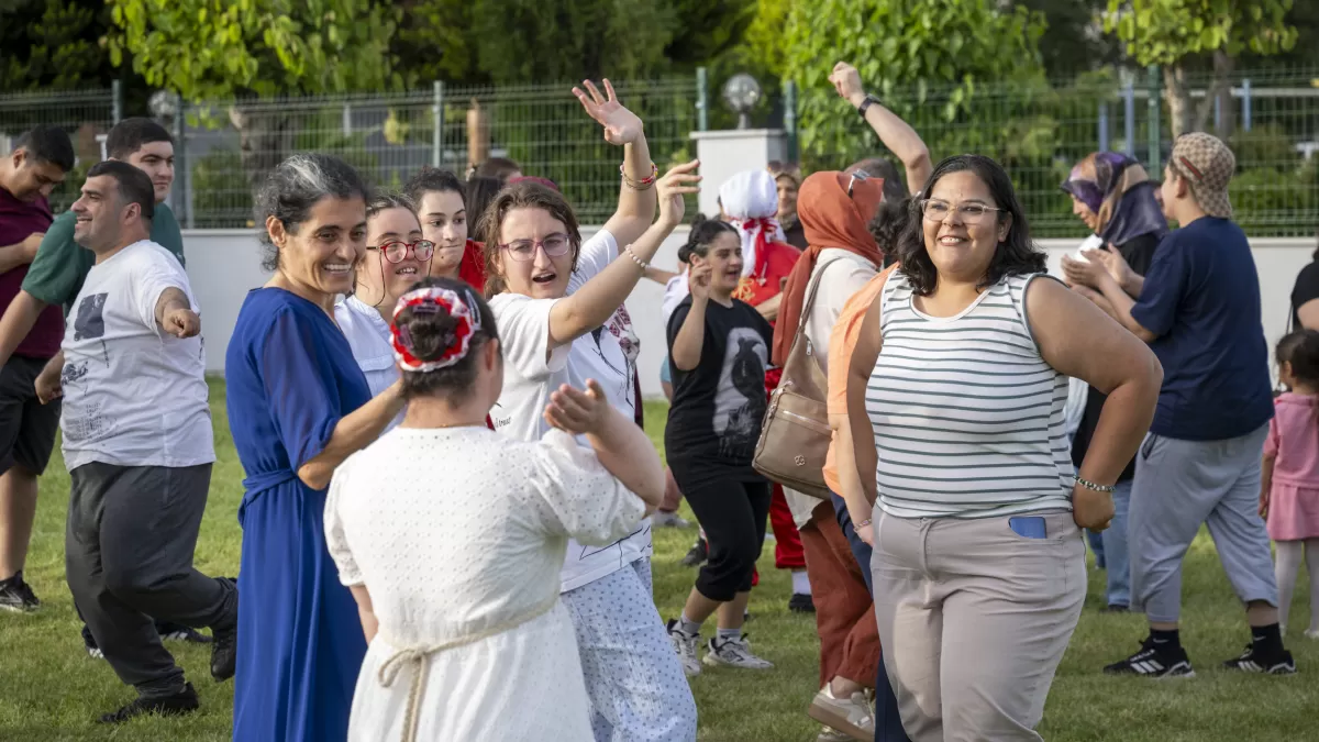 Mersin'de 60 engelli vatandaşa akülü sandalye desteği