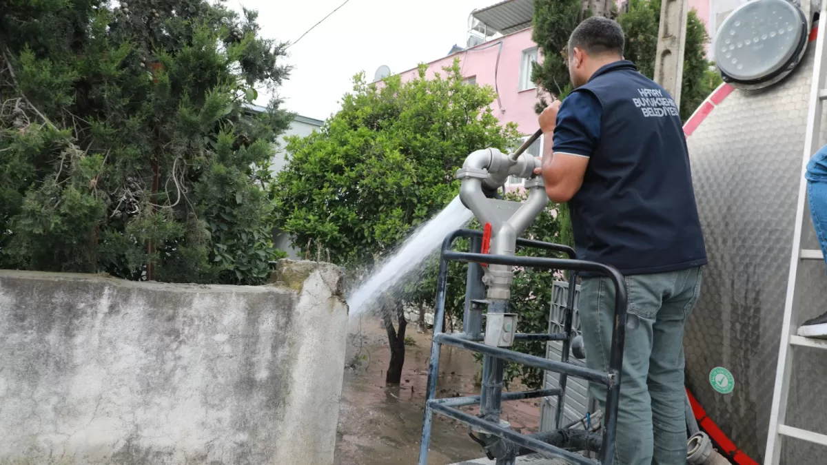 Hatay Dörtyol'da sağanak yağış sonrası HBB ekipleri sahada