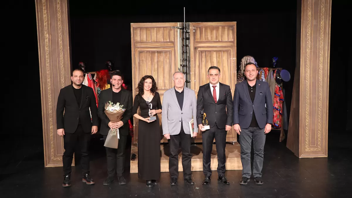 Mersin Şehir Tiyatrosu Artvin ve Ordu'da sanat köprüsü kurdu