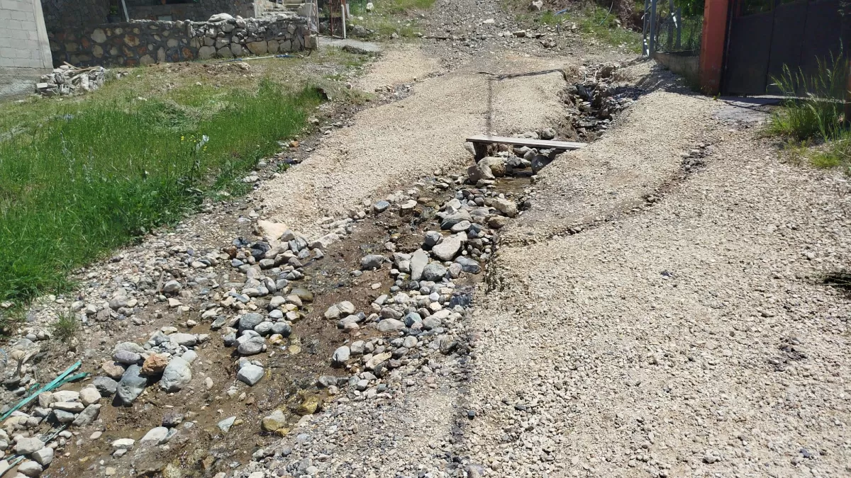 Çamlıyayla'da engelli çocuğunu sırtında taşıyan babanın imdadına Büyükşehir yetişti