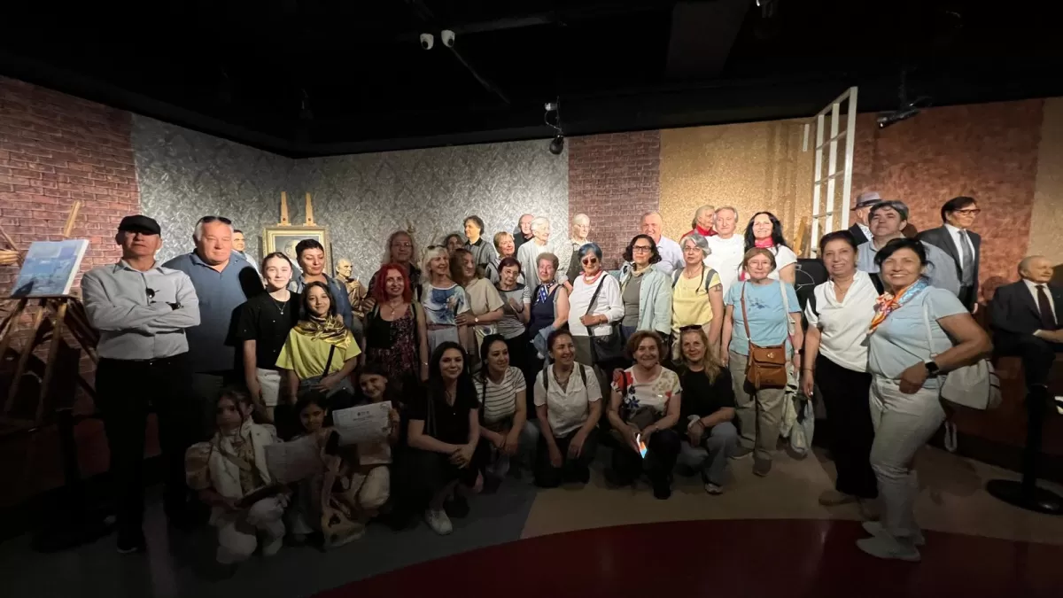 İmren Erşen'in balmumu heykeli Eskişehir'de sergilenmeye başlandı