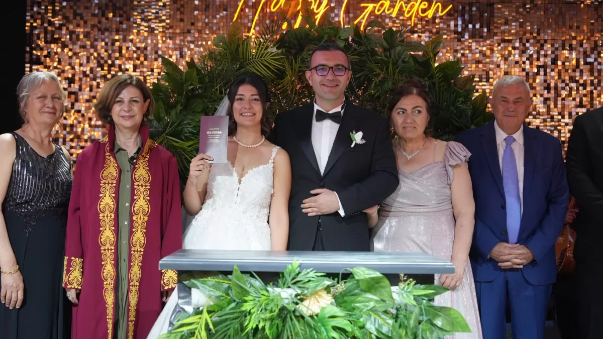Eskişehir'de 6 Haziran çiftleri Kent Korusu'na fidan dikti