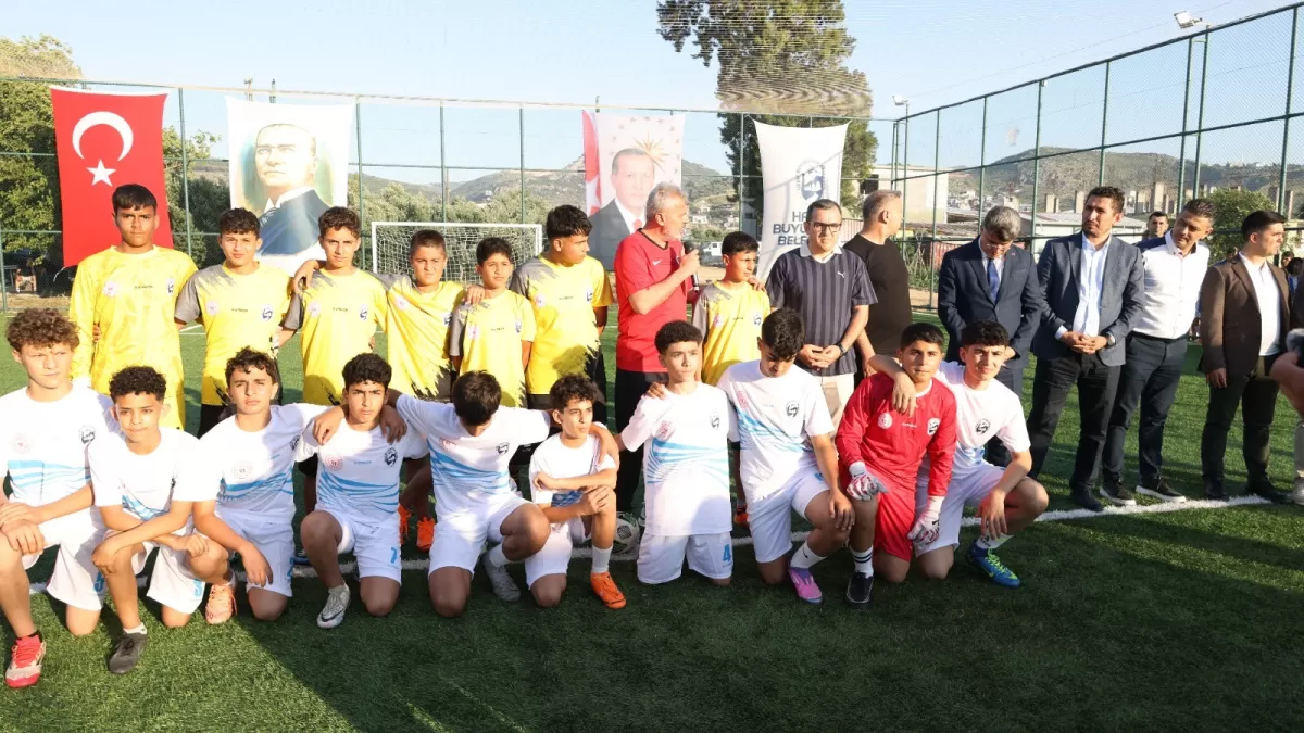 Hatay'da halı sahalar turnuvayla açıldı