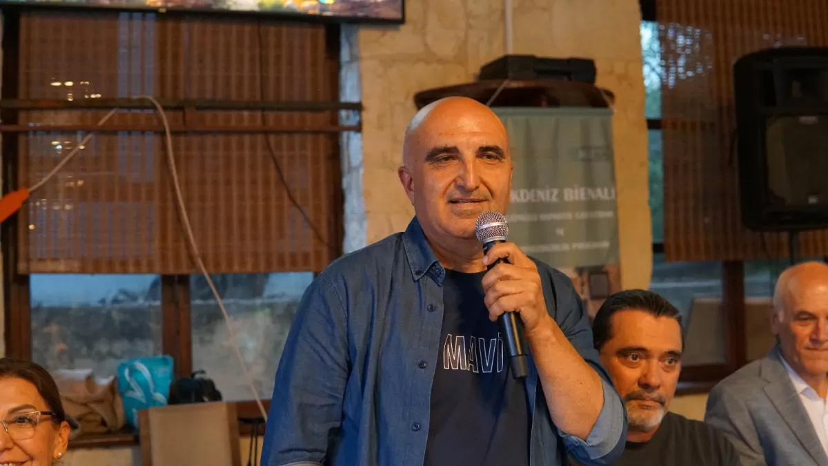 Tarsus'ta Akdeniz Bienali gönüllüleri buluştu
