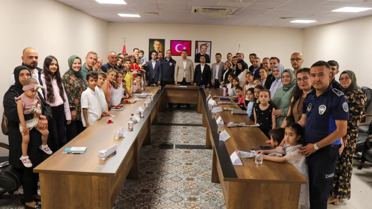 Hatay Büyükşehir'den personeline Babalar Günü sürprizi