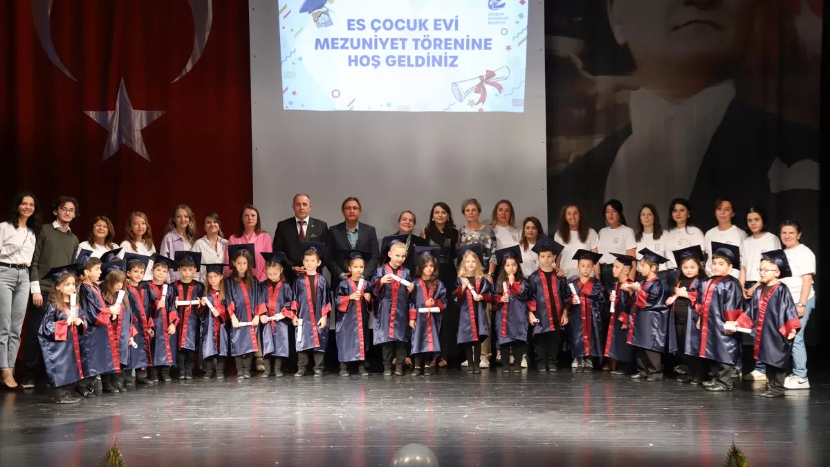 Eskişehir'de minikler Es Çocuk Evi'nde mezuniyet coşkusu yaşadı