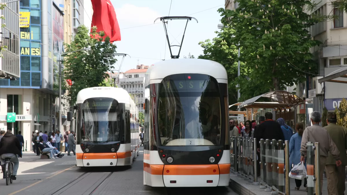 Eskişehir'de tramvaylarda yaz tarifesi başladı