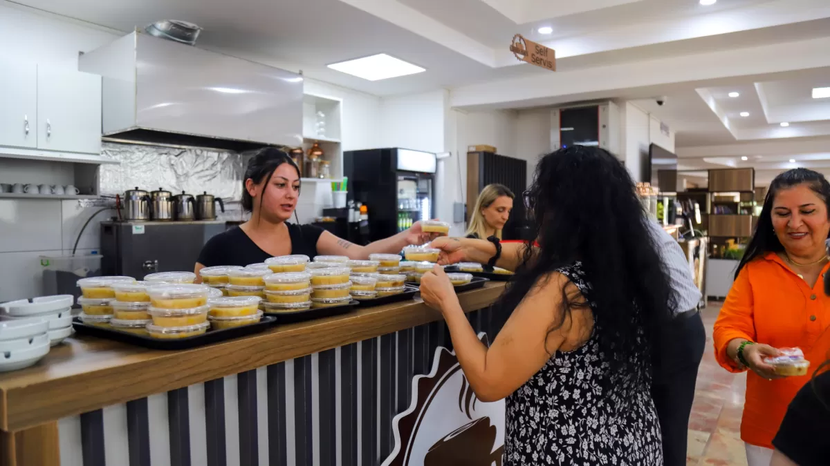 Eskişehir'de emeklilere özel aşure ikramı