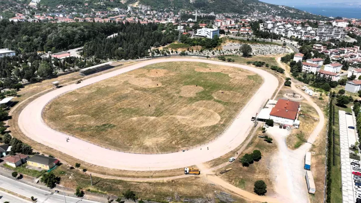 Gölcük'te rahvan at tesisinde bakım çalışmaları tamamlanıyor