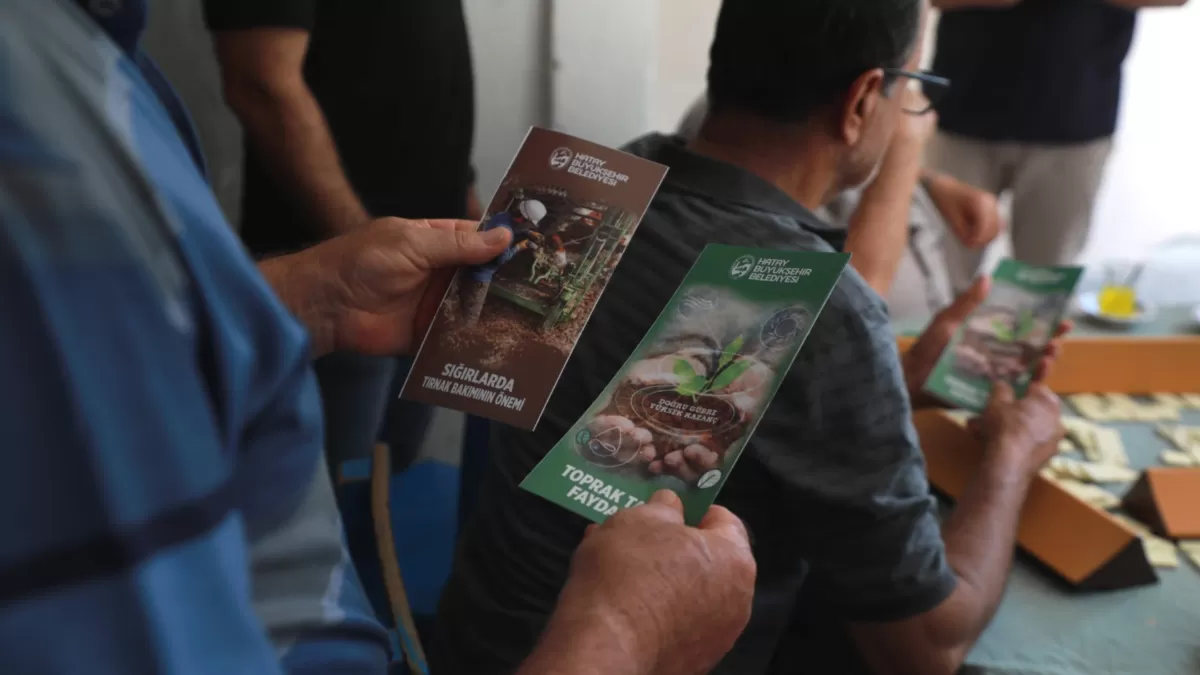 Hatay'da tarımsal hizmetler üreticilere anlatıldı