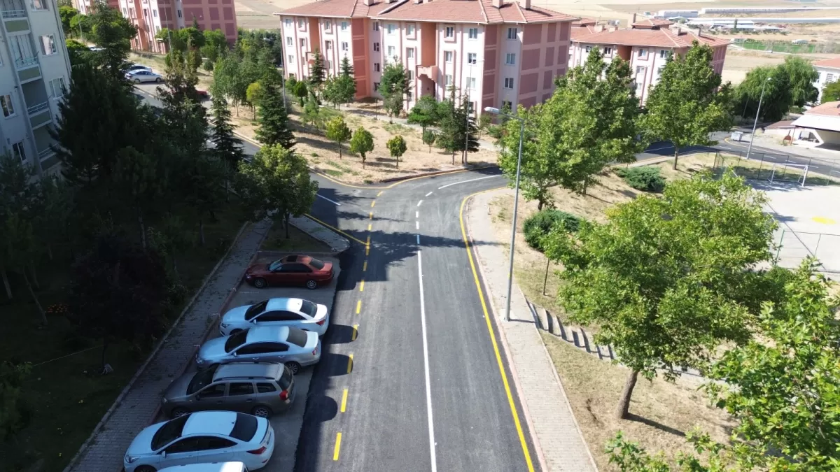 Kırşehir'de Güldiken Mahallesi'ne yeni asfalt yolları yapıldı