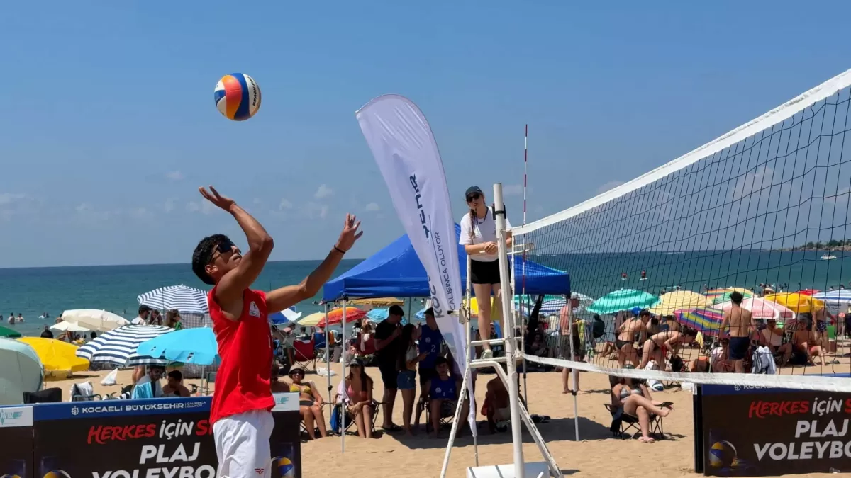 Kocaeli'de plaj voleybolu turnuvası coşkusu: 88 takım mücadele etti