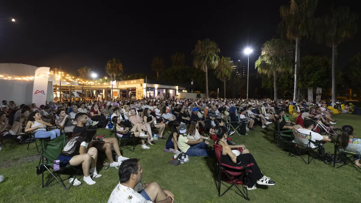 Mersin'de açık hava sineması keyfi Kültür Park'ta başladı