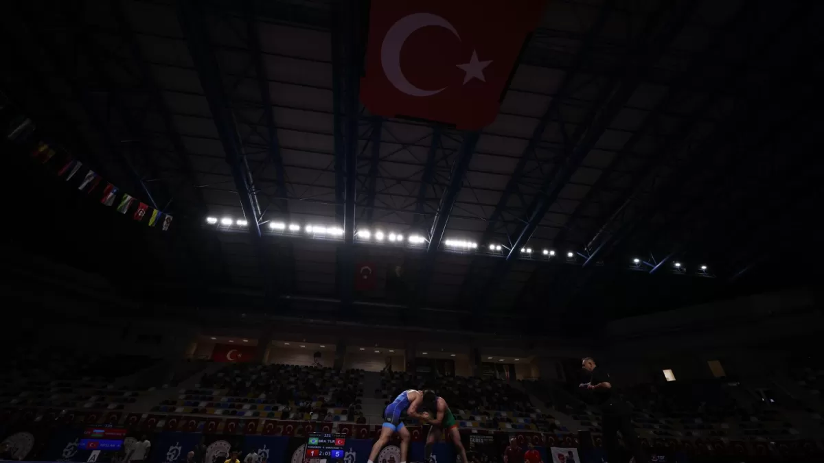 Kocaeli'de uluslararası güreş turnuvasının ilk günü tamamlandı