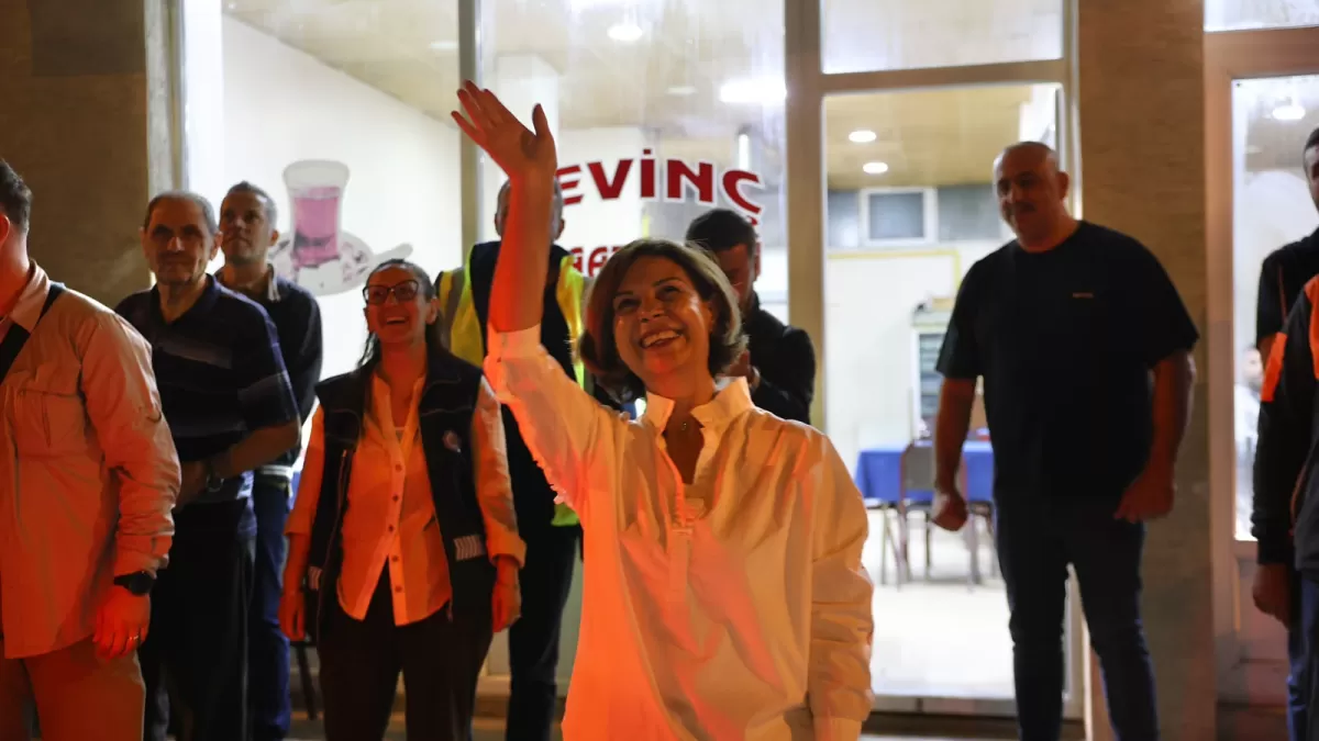 Eskişehir'de gece asfalt çalışmaları sürüyor