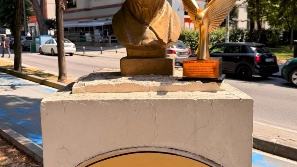 İsmet İnönü'ye ithaf edilen sağlık ve barış ödülü verildi