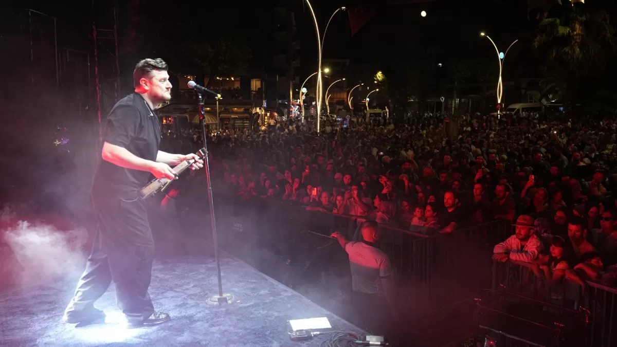 Kocaeli'de Fındık Festivali coşkusu: Ekin Uzunlar'dan unutulmaz gece