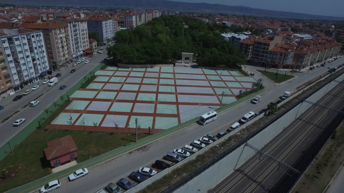 Eskişehir'de Cumhuriyet Meydanı'nda etkinlik kısıtlaması başladı