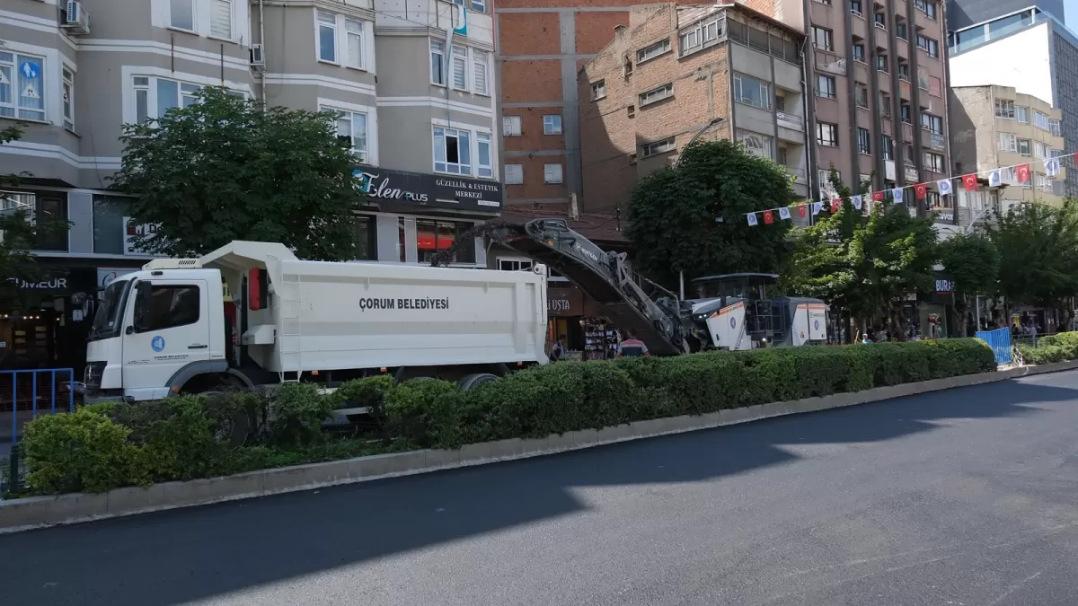 Çorum'un Gazi Caddesi baştan sona yenileniyor
