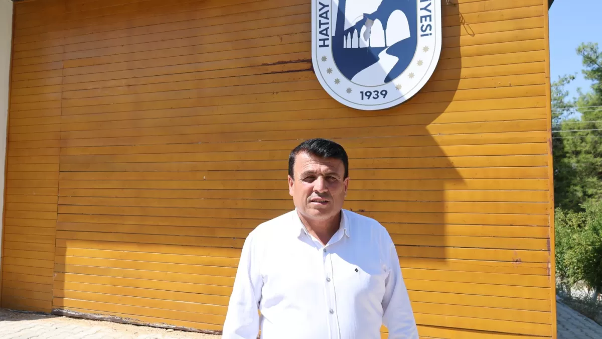 Hatay Büyükşehir'den Yayladağı'na yeni halı saha