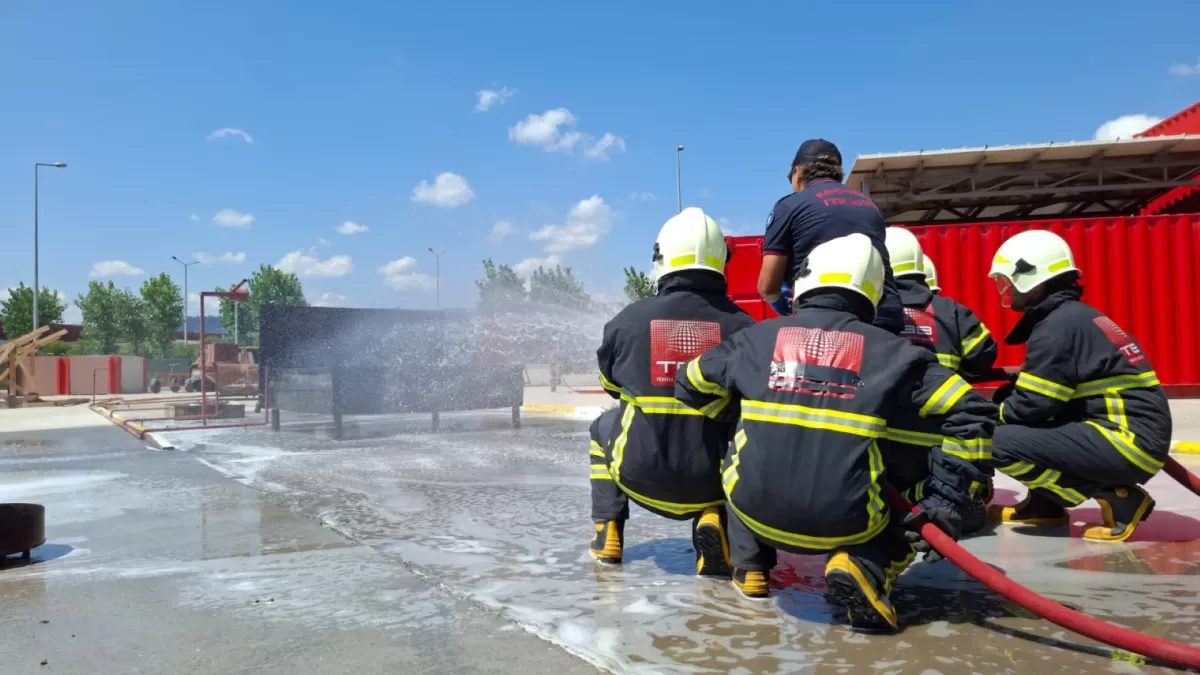 Kocaeli Büyükşehir İtfaiyesi, sanayi kuruluşlarını acil durumlara hazırlıyor