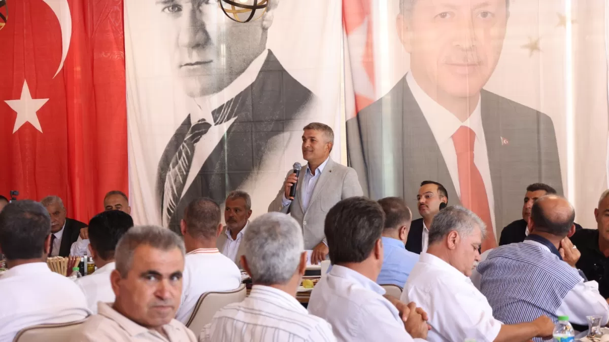 Başkan Öntürk Altınözü'nde muhtarlarla bir araya geldi