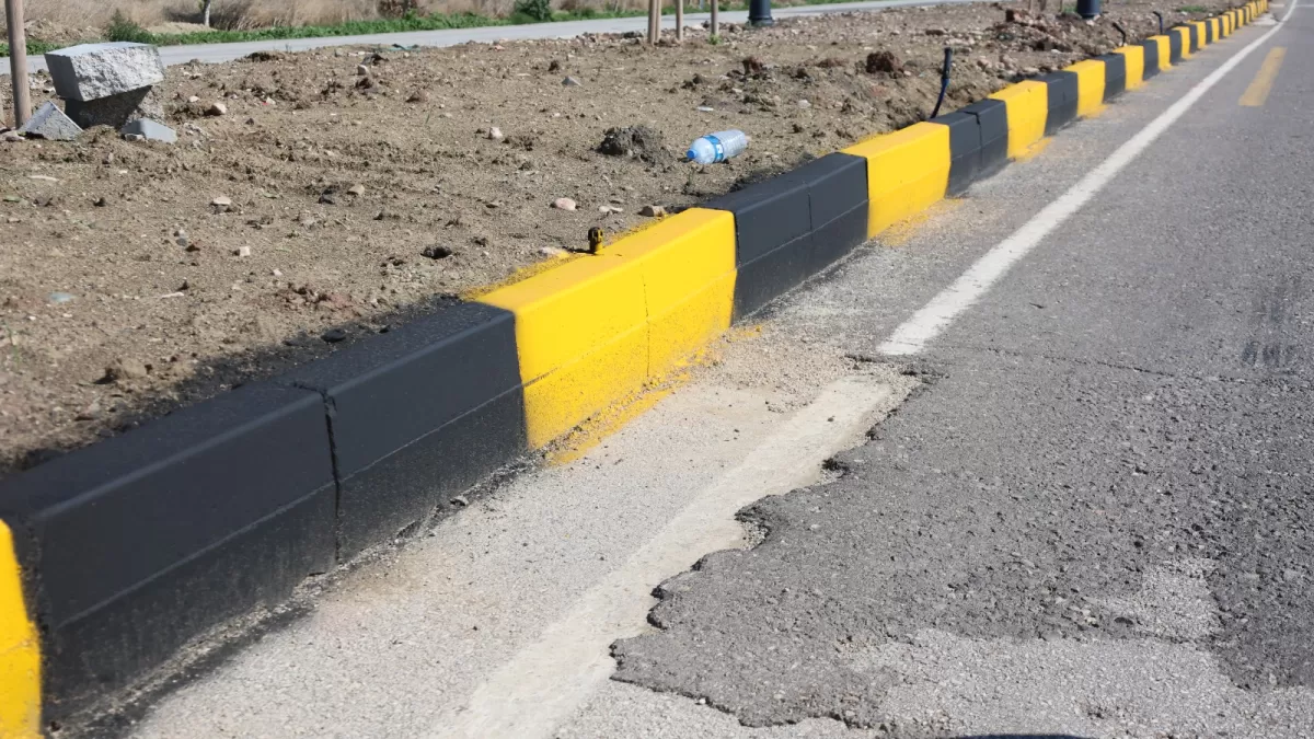 Hatay Kırıkhan Topboğazı yolunda orta refüj çalışması tamamlandı