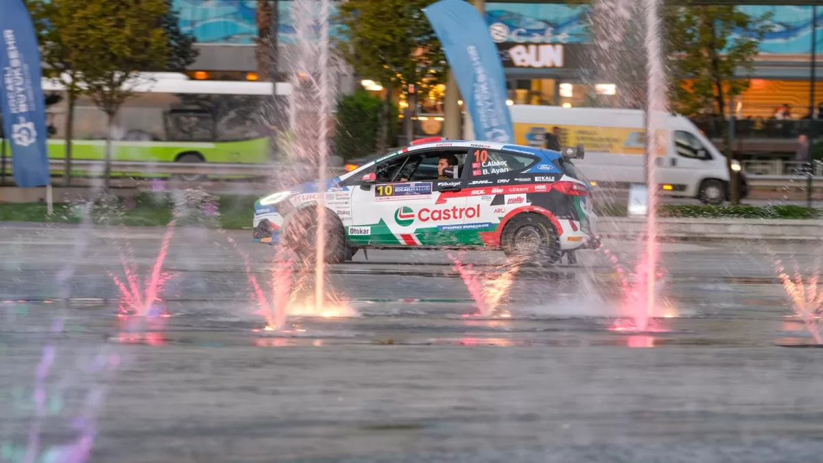 Kocaeli Rallisi 43. kez start aldı, yarış heyecanı Körfez’de başladı