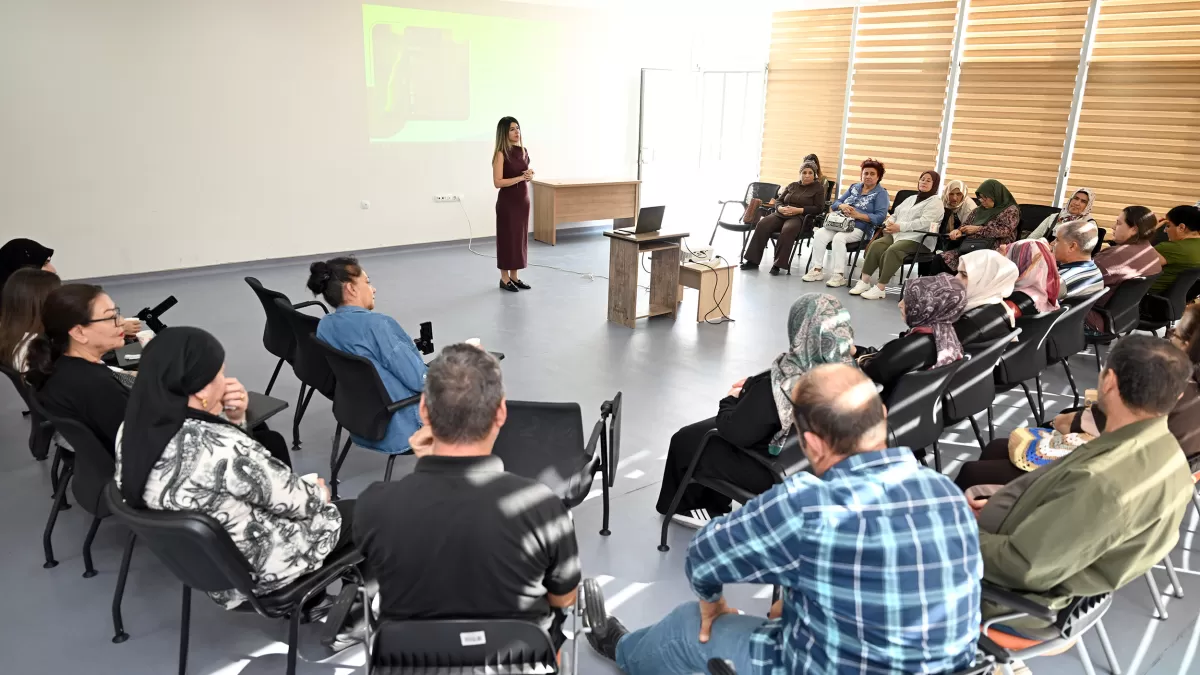 Mersin Büyükşehir'den engelsiz ailelere güvenli internet semineri