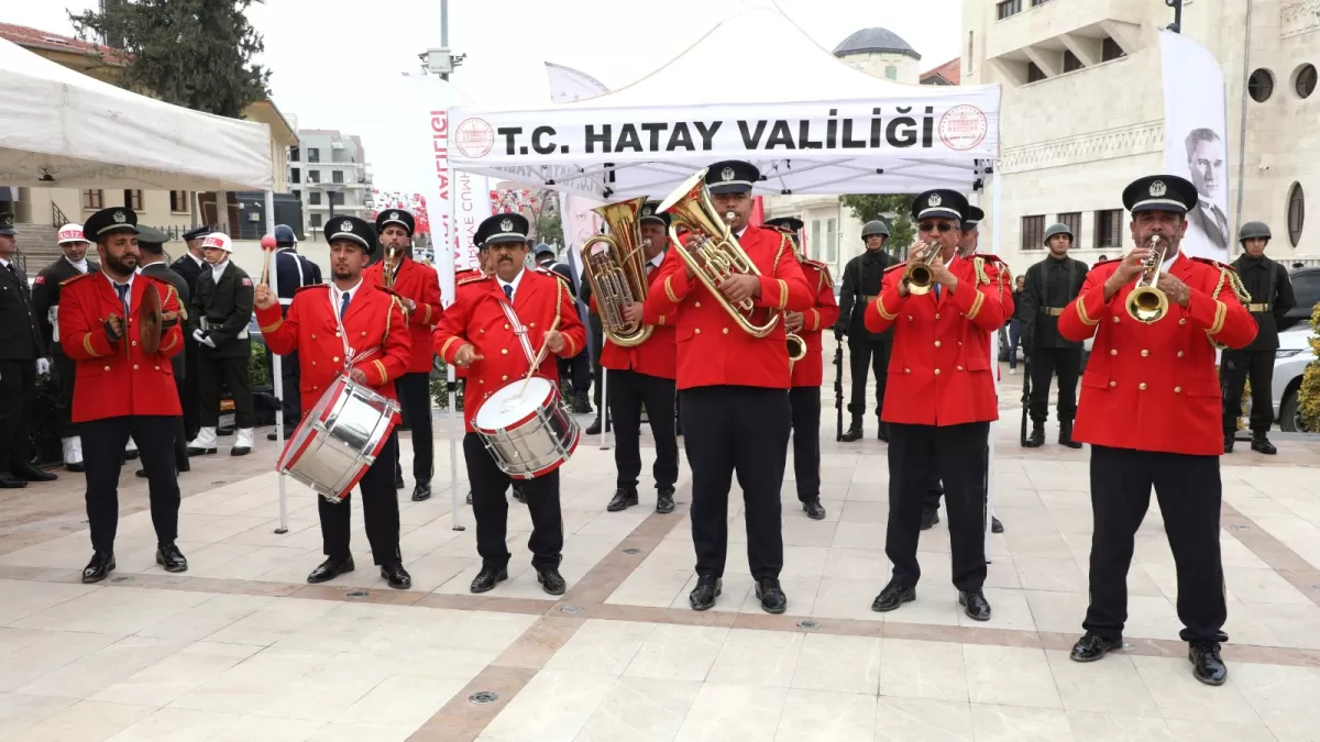Başkan Öntürk 29 Ekim Çelenk Sunma Töreni'ne Katıldı