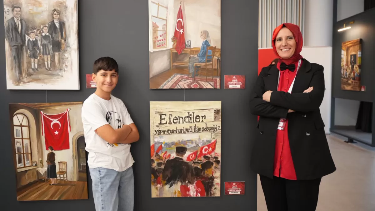 Kocaeli Büyükşehir'de 103 Eser Cumhuriyet Sergisi Açıldı