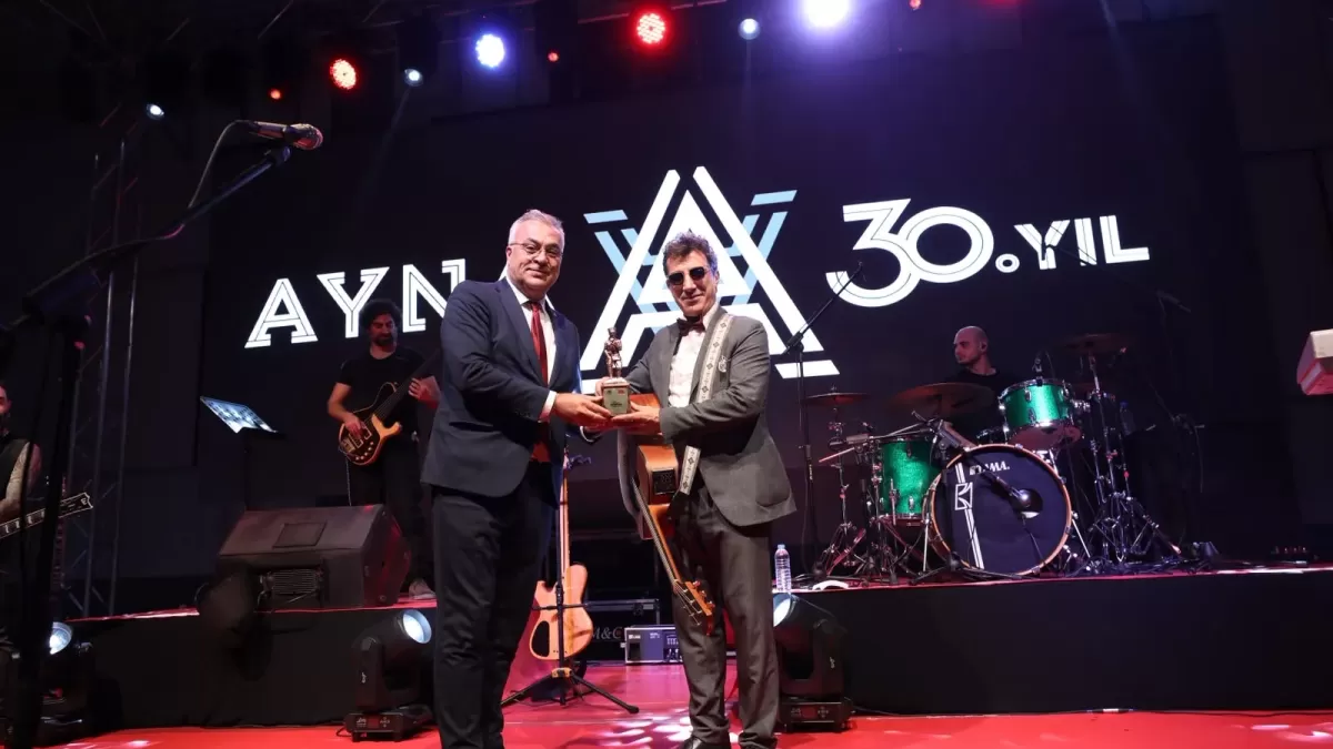 Afyonkarahisar'da Ayna konseriyle Cumhuriyet coşkusu